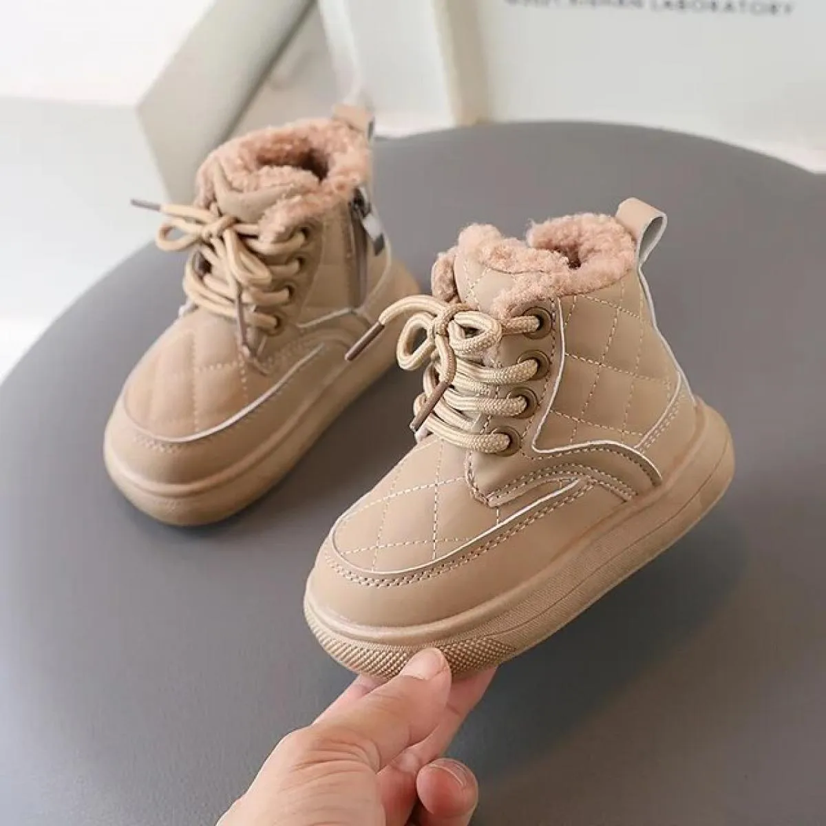 Nuovi stivali da neve per bambini per ragazze dei ragazzi 2024 inverno caldo impermeabile scarpe di cotone per bambini sneakers